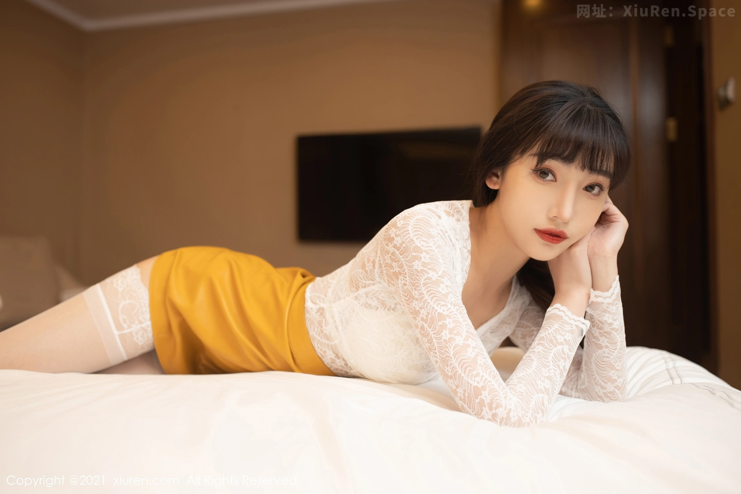 图片[5]-[XiuRen秀人网]VOL.3556 嫩模陆萱萱成都旅拍居家女友主题性感内衣配蕾丝吊袜诱惑写真81P-秀人网官方网站